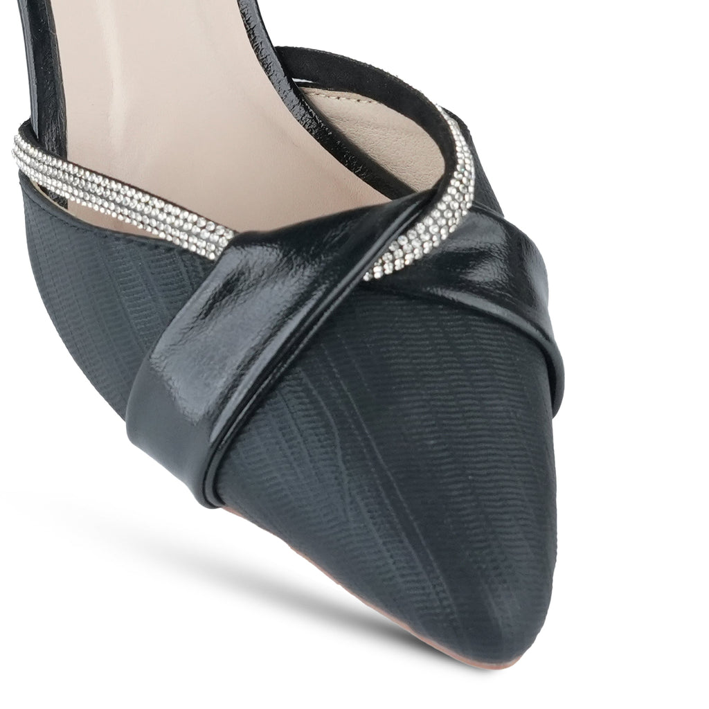 Elegant Ankle Strap Heels with Rhinestone Detail wh18